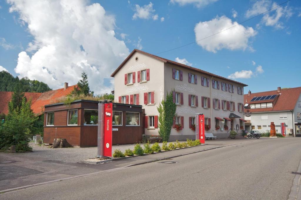 Gasthof Und Pension Zum Kreuz Lautenbach Exterior foto